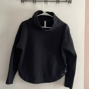 Black Fabletics sweatshirt